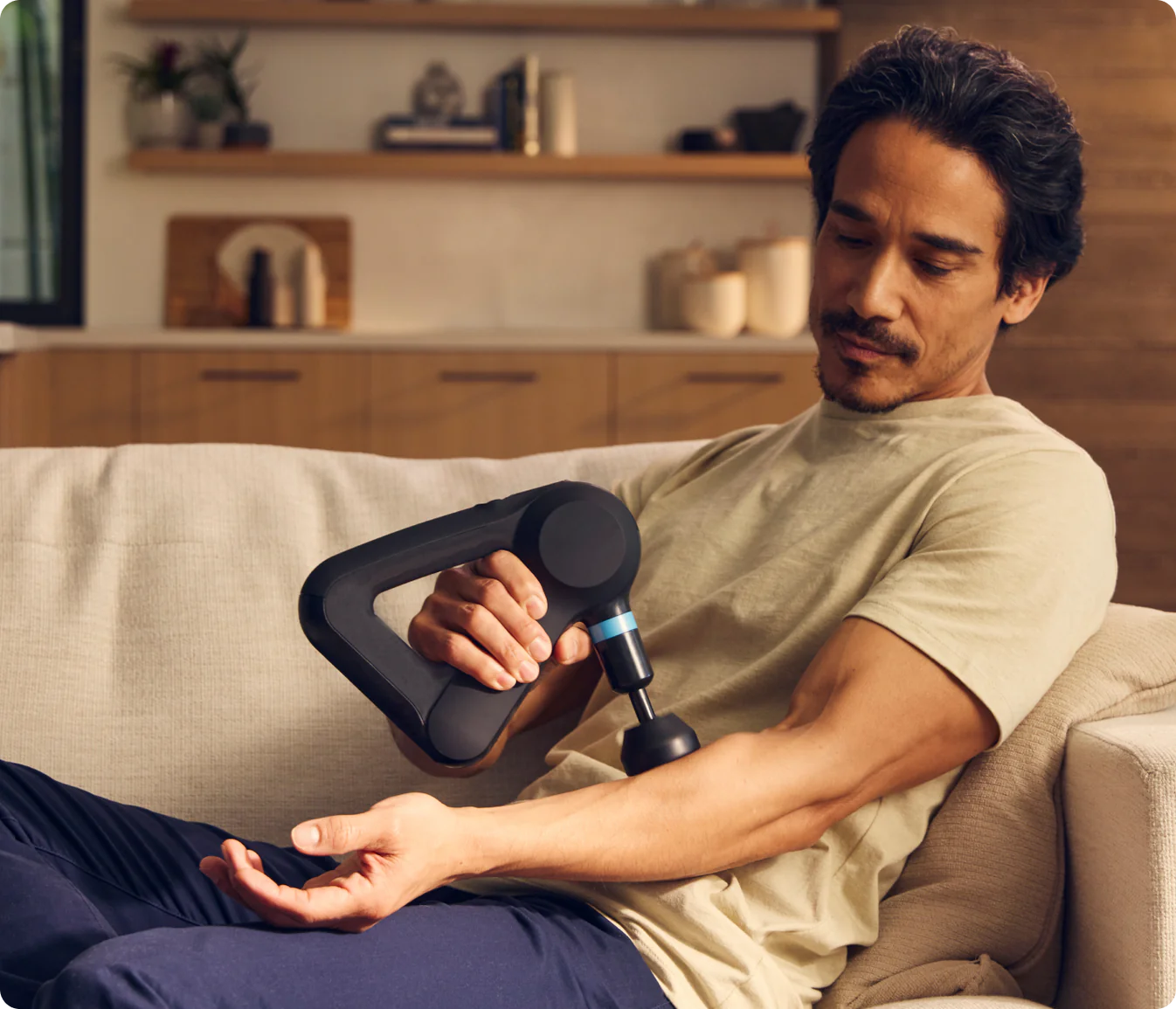 THERAGUN ELITE™ – RECUPERA COMO UN PROFESIONAL CON LA PISTOLA DE MASAJE MÁS AVANZADA